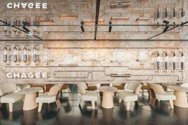 王茶姬创始人以现代茶链接全球每人每天AG真人国际曼谷300米高空品茶霸(图1)